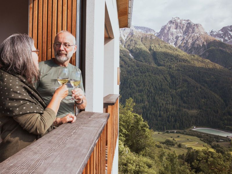 Balkon-Ferienwohnung-Chasa-Laina-Scuol